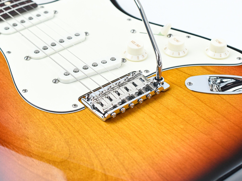 Suhr Classic S Antique Indian Rosewood SSS 3 Tone Burst B